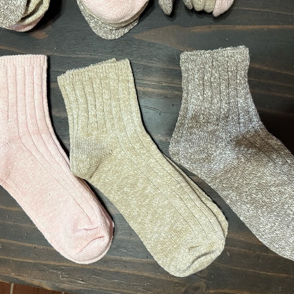 Universal Thread Socks - 9 pairs total. Pink and Tan Ribbed Ankle Sock 3-Packs - Picture 5 of 5
